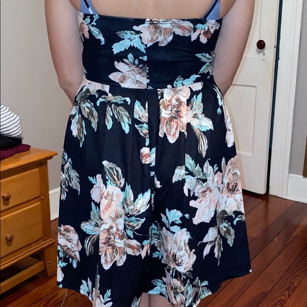Floral dress - Picture 4 of 4